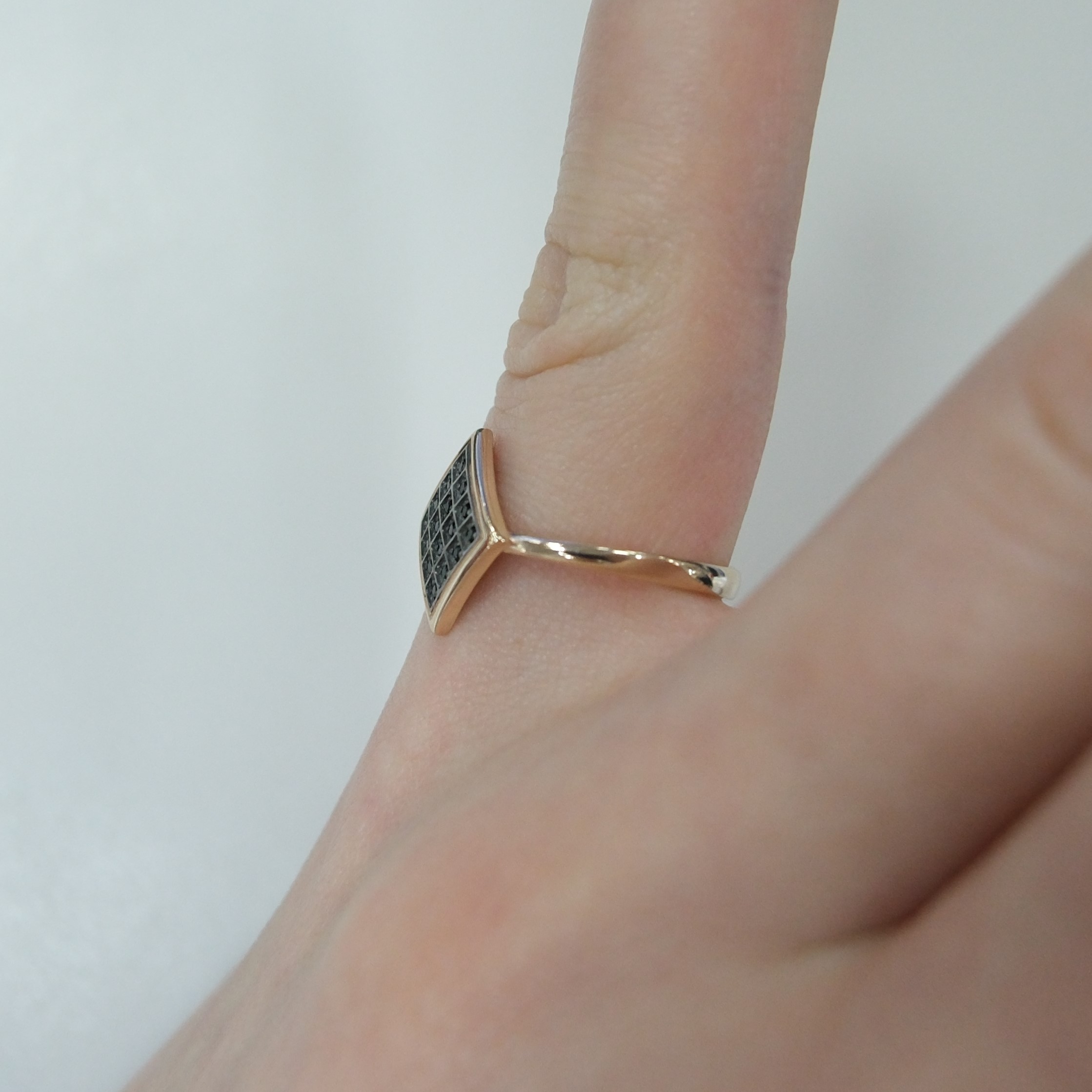 Серебряное кольцо со шпинелью